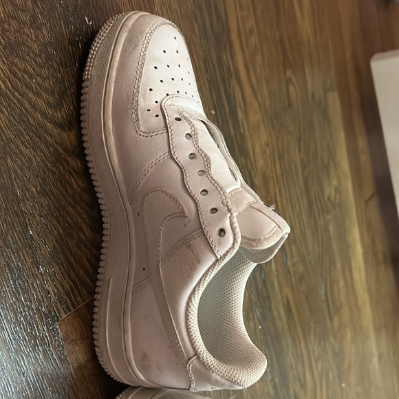 White nike Air Force 1s size 5.5 barely worn in practically new condition. - Picture 5 of 6